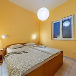 2 Bedroom Beautiful In Karbuni Apartment Potirna