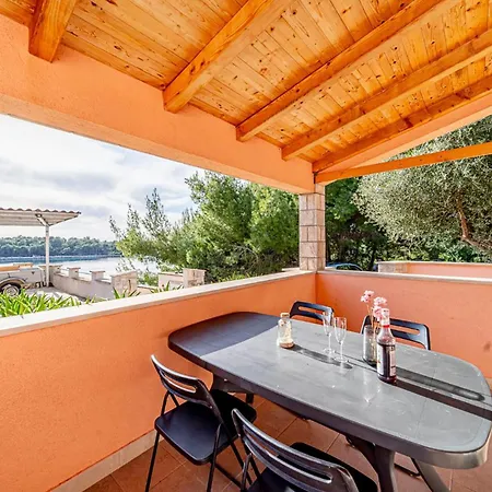 2 Bedroom Beautiful In Karbuni 아파트