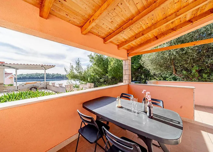 2 Bedroom Beautiful In Karbuni 아파트