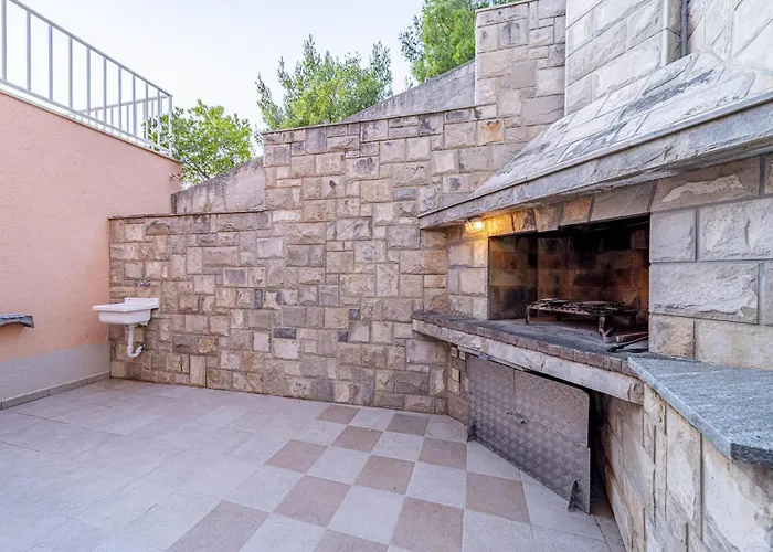 2 Bedroom Beautiful In Karbuni