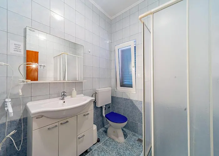 2 Bedroom Beautiful In Karbuni
